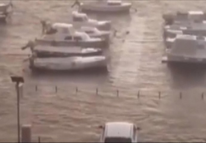 MJEŠTANI U NEVJERICI: Pogledajte snimku plimnog vala koji je poplavio Mali Lošinj 