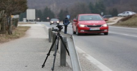 U Bosni postavili radar na put i zamaskirali ga na URNEBESAN NAČIN (FOTO)