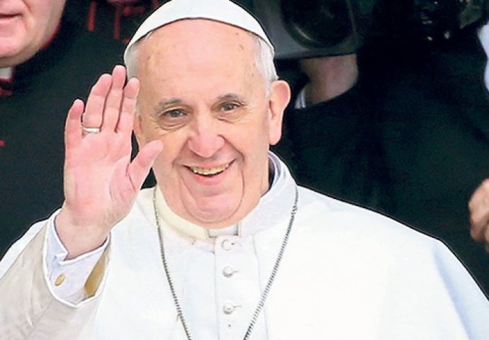 Papa Franjo SVE ODUŠEVIO novom šalom - Pogledajte o čemu se radi!
