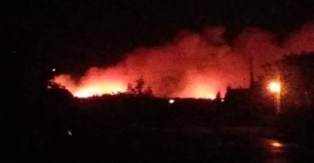 VELIKI POŽAR BUKNUO U ČITLUKU: Gori u naseljima Biletići i Blizanci