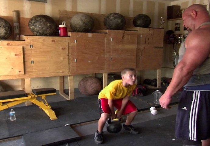 Ovo je najjača porodica na svijetu, pogledajte njihov žestoki trening (VIDEO)