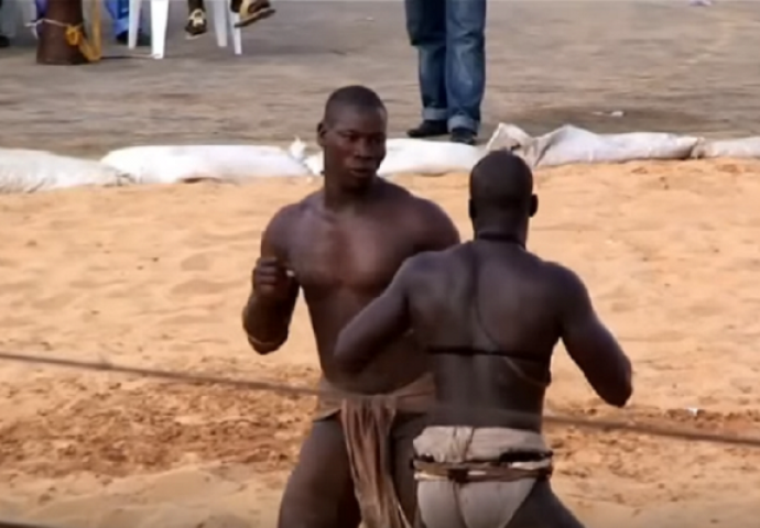 Ovo su pravi borci: Pogledajte kako izgledaju MMA borbe u Africi (VIDEO)