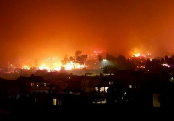 Hrvatska: Požari bukte Dalmacijom, u pripremi i vojska