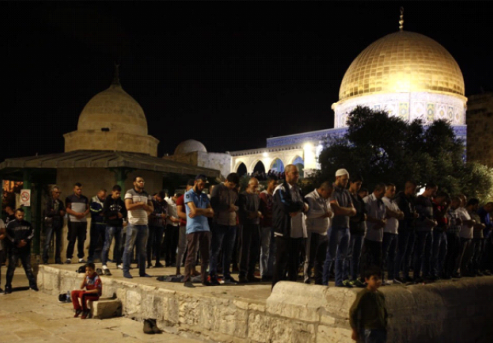 Izrael od ponoći instalirao pametne kamere i detektore metala pred Al-Aqsom
