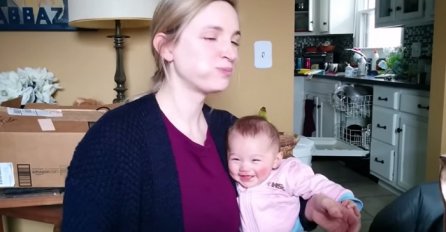 Preslatko: Mama jede čips, a reakcija bebe će vam uljepšati dan! (VIDEO)