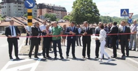 U centru Banovića otvorena obnovljena raskrsnica regionalnih cesta (VIDEO)