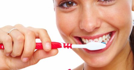 Klasična ili električna četkica: Sigurno vas zanima koja je bolja za vaše zube 