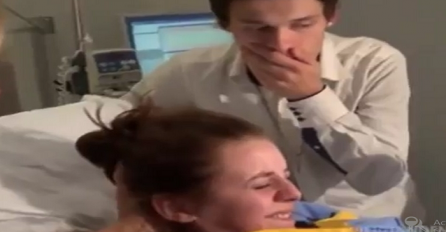 Majka je upravo rodila svoje dijete, sada pažljivo pogledajte reakciju oca kada shvati šta se desilo! (VIDEO)