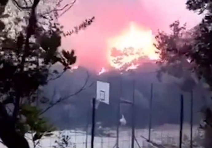 Plamen guta kuću na Luštici! (VIDEO)