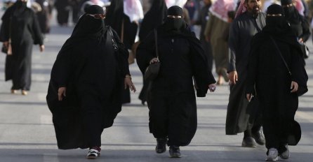 Saudijska Arabija: Uhapšena zbog 'nepristojne odjeće', opravdala se pa je pustili!(VIDEO)