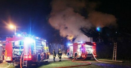 KOSOVO: Požar kod zgrade "Sunce 2": Vatra na automobilu