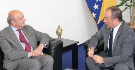 Crnadak razgovarao s ambasadorima Francuske i Holandije u BiH