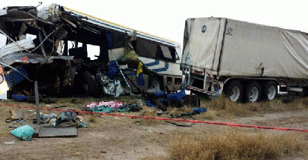 NESREĆA U KINI: U sudaru kamiona i autobusa  11 osoba poginulo, 9 povrijeđeno!