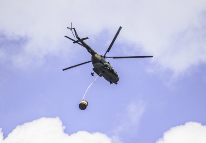 Helikopter OSBiH krenuo prema Mostaru da pomogne u gašenju požara