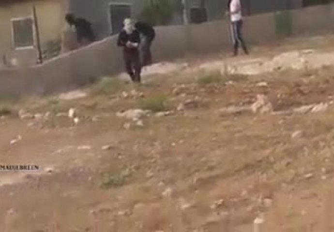 OVAJ SNIMAK SVI DIJELE NA DRUŠTVENIM MREŽAMA: Izraelski vojnici upali u zasjedu, pa počeli plakati od straha (VIDEO)