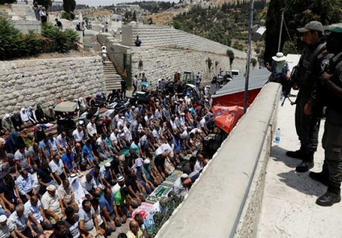 Sigurnosne mjere u Jerusalemu, željezne barijere ispred džamije al-Aksa