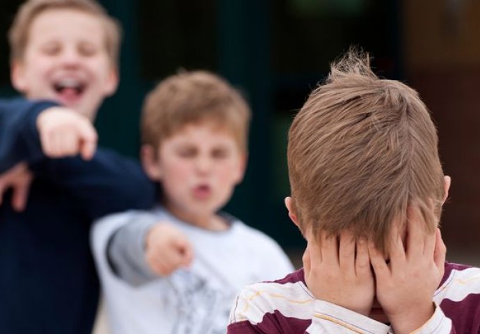 RODITELJI OVO MORATE ZNATI: Tihi znakovi da netko vaše dijete maltretira u školi!