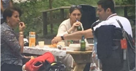 FOTOGRAFIJA IZAZVALA ZGRAŽANJE U IRANU: Konzervativna TV voditeljica snimljena kako bez hidžaba pije pivo: 'Kakva lažljiva i licemjerna žena!'