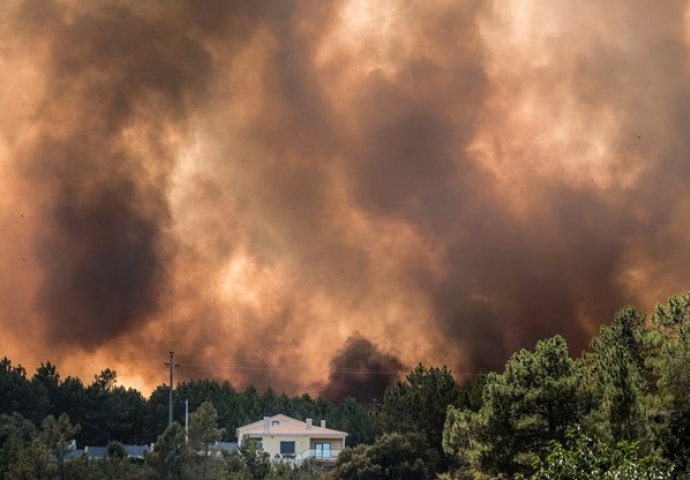 PORTUGAL: Vojska i vatrogasci bespomoćno se bore protiv sve većih požara (VIDEO)