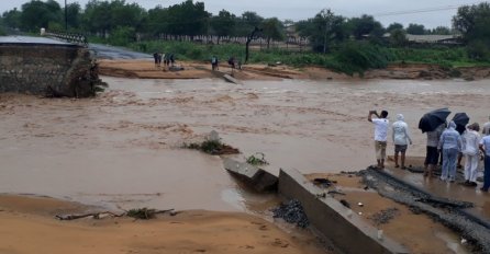 NEZAPAMĆENE POPLAVE: Najmanje 48 osoba stradalo, očekuju se još obilnije kiše krajem sedmice!