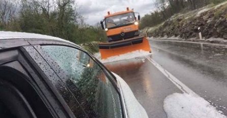 Istra: Snažno nevrijeme usred jula - Na ulicu izašli i kamioni za ČIŠĆENJE SNIJEGA!(VIDEO)