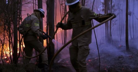 Na požarištima u Portugalu 2.000 vatrogasaca, pomaže i kanader iz Maroka
