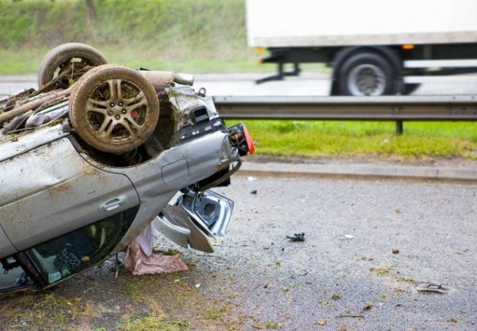 UMRO PRIKLJEŠTEN U AUTOMOBILU: Detalji STRAVIČNE TRAGEDIJE! (FOTO)