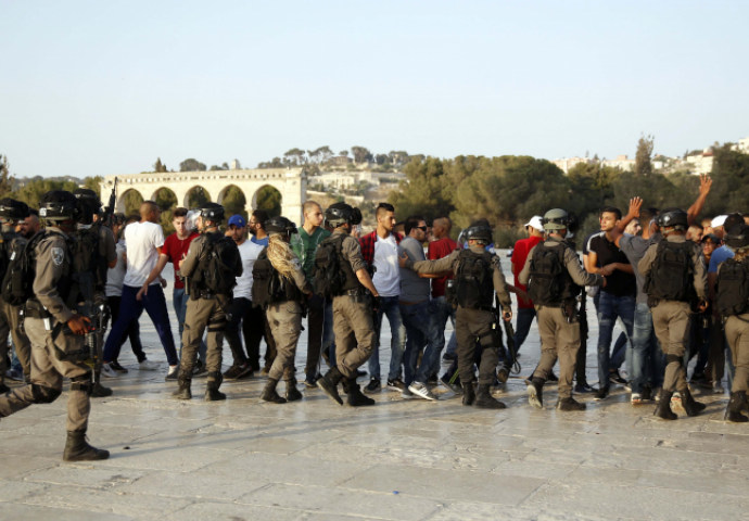 Za 21 Palestinca Izrael izdao zabranu ulaska u Al-Aqsa džamiju