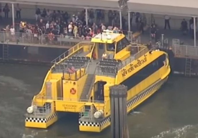 (VIDEO) NESREĆA U NEW YORKU: Vodeni taksi udario u pristanište, 30 povrijeđenih!