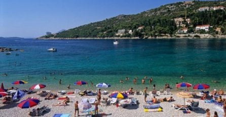 STATUS HRVATICE O TURISTIMA U "LIJEPOJ NJIHOVOJ" ZAPALIO REGIJU: "Zaključiš da si ograničen dalmatinskim mentalitetom i gadiš se sam sebi!"