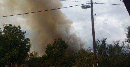 OPET GORI U REGIONU: U pomoć stigli kanaderi, 70-ak vatrogasaca na TERENU!