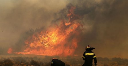 DRAMATIČNO: Izbio veliki požar na jugu zemlje, pet kanadera i 70 vatrogasci na terenu!