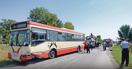 ZABRINJAVAJUĆE STANJE: UČENIKE I TURISTE VOZE TEMPIRANE BOMBE!  Većina autobusa bez tehničkog