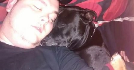 Sve je pripremio za samoubistvo: Kada je ugledao šta njegov pas nosi u ustima, počeo je da jeca (VIDEO)