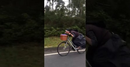 Ova poljska monahinja koja vozi bicikl je postala hit na internetu, pogledajte zašto! (VIDEO)