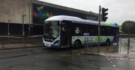 AUTOBUS UDARIO DVOJE DJECE: Nalaze se u BOLNICI, pretrpjeli ozbiljne ozljede!