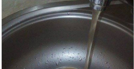 GRAĐANI SARAJEVA OGORČENI: Pogledajte kakvu vodu pijemo (FOTO)