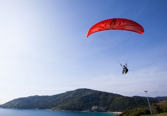 POGINUO PARAGLAJDER: Poljak stradao na Kopaoniku, SUDARIO SE S KOLEGOM U VAZDUHU!