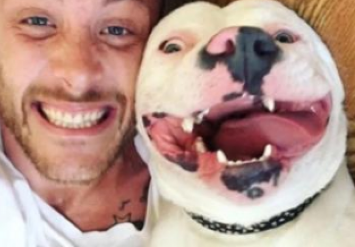 Objavio je selfi sa svojim novim psom. Kada su ljudi vidjeli sliku, odmah su pozvali policiju!