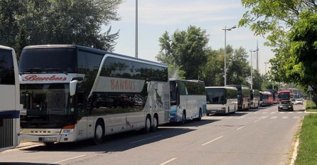 Prva žrtva vrućina: Srbin preminuo na granici dok je čekao u koloni 