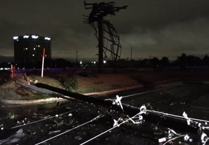 OLUJE, POPLAVE I TORNADO POHARALI ZEMLJU: Najmanje 26 povrijeđenih