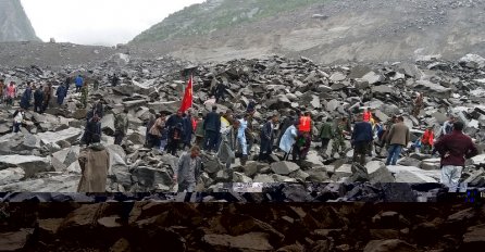 Najmanje 24 mrtvih u velikom klizištu u kineskoj provinciji Sichuan