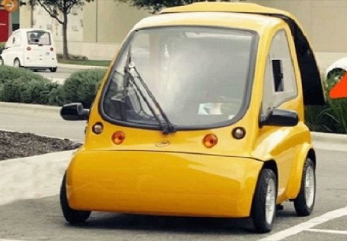 Svi su ismijavali ovaj mali bizarni automobil: Kada su vidjeli šta sve može, ostali su bez teksta! (VIDEO)