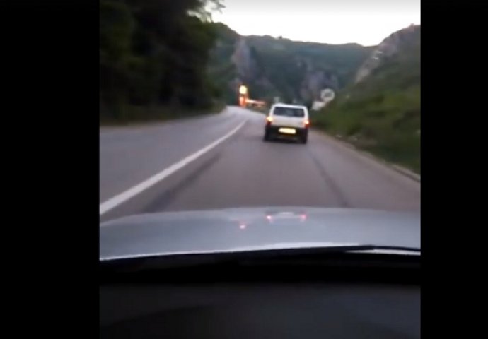 Pijani vozač krivudao cestama BiH, pogledajte kako je završio (VIDEO)