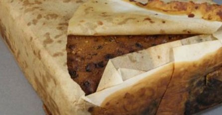 'NIKAD NEĆEMO ZNATI KAKVOG JE OKUSA': Pronašli kolač star 106 godina, vjeruju da je jestiv,  čak i miriši