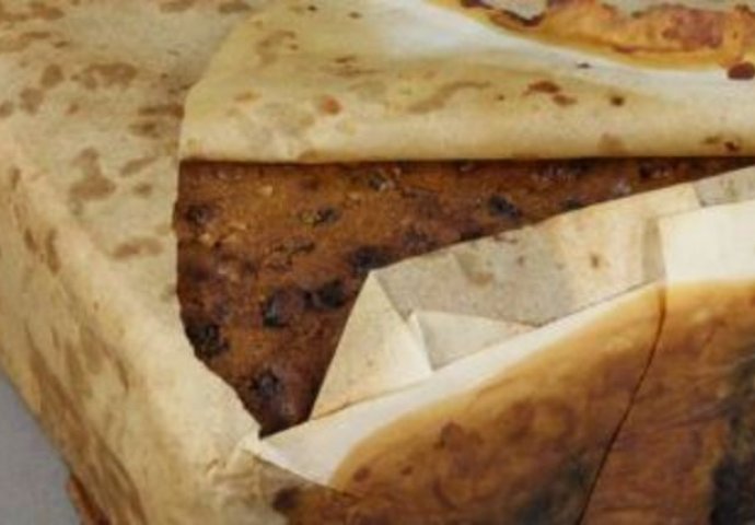 'NIKAD NEĆEMO ZNATI KAKVOG JE OKUSA': Pronašli kolač star 106 godina, vjeruju da je jestiv,  čak i miriši