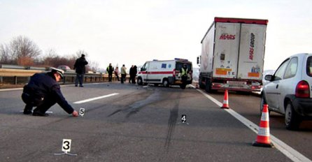 STRAVIČNA NESREĆA: U lančanom sudaru autobusa i 5 automobila, najmanje jedna osoba je poginula, a više je povrijeđeno