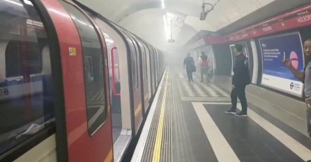 PANIKA: Evakuacija metro stanice nakon što se čula eksplozija, dim kulja na sve strane (VIDEO)