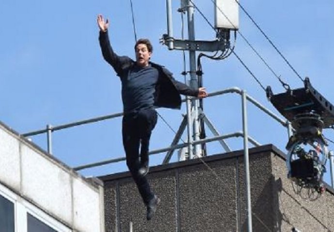 Skok sa krova zgrade bio je koban: Pogledajte kako se glumac Tom Cruise povrijedio na snimanju "Nemoguće Misije 6" (VIDEO)