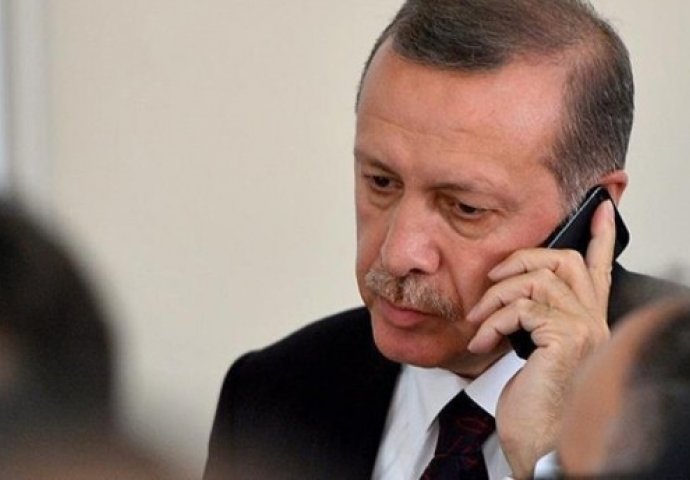 Emanuel Makron pokušao telefonskim razgovorom da ubjedi Erdogana da oslobodi francuskog novinara